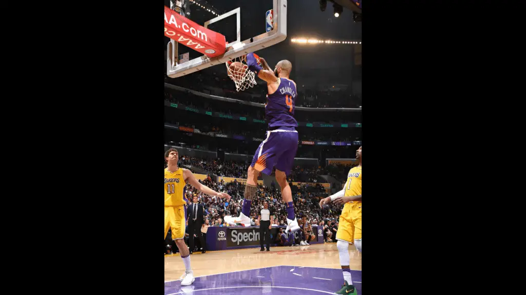 Former Phoenix Suns center Tyson Chandler dunks the ball against the Los Angeles Lakers