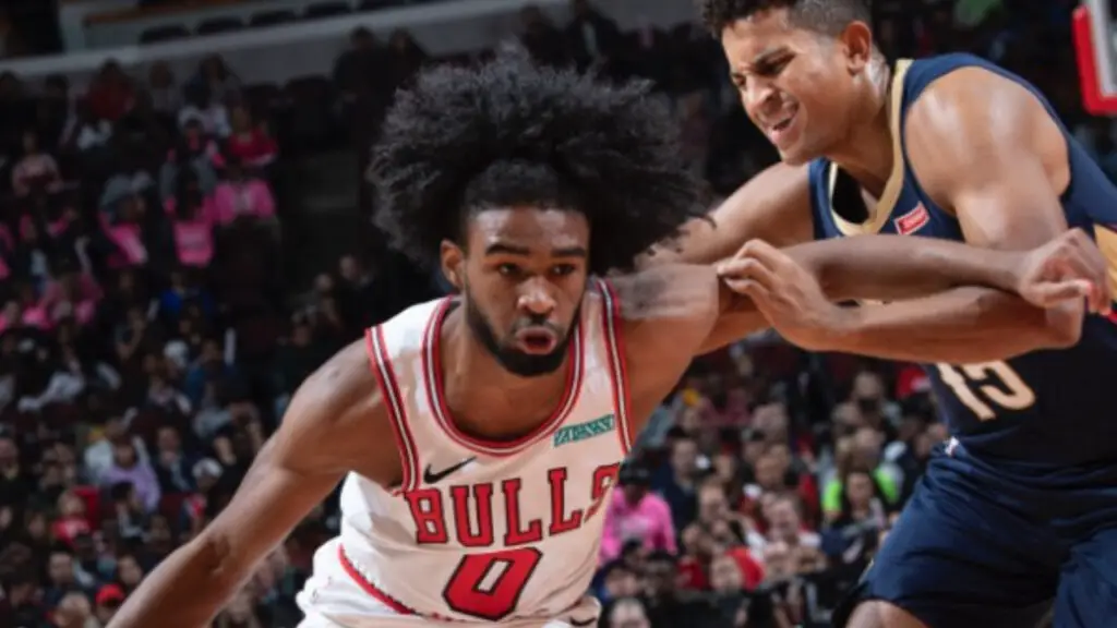 Chicago Bulls guard Coby White drives to the basket against the New Orleans Pelicans