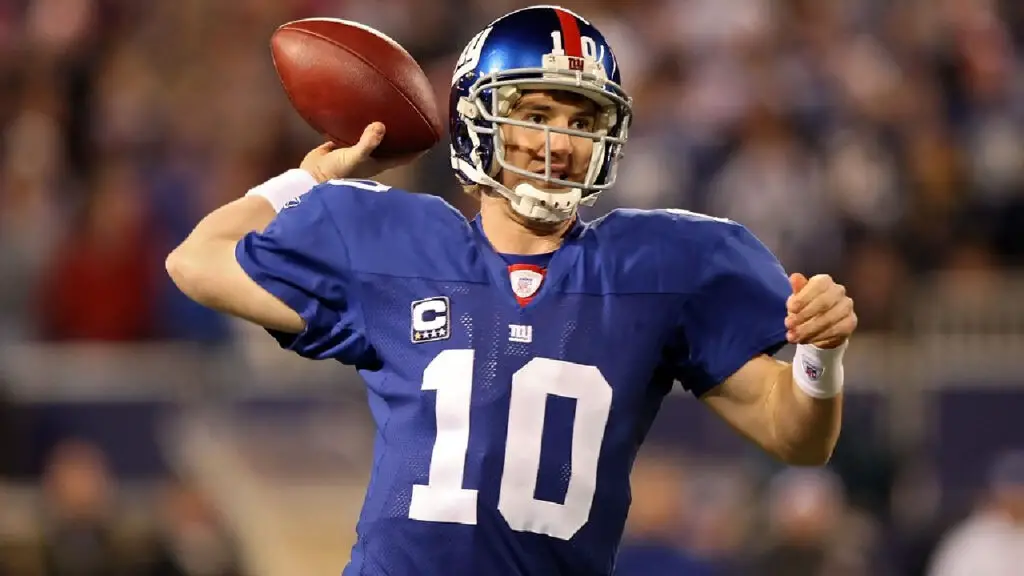 New York Giants quarterback Eli Manning throws a pass against the New England Patriots