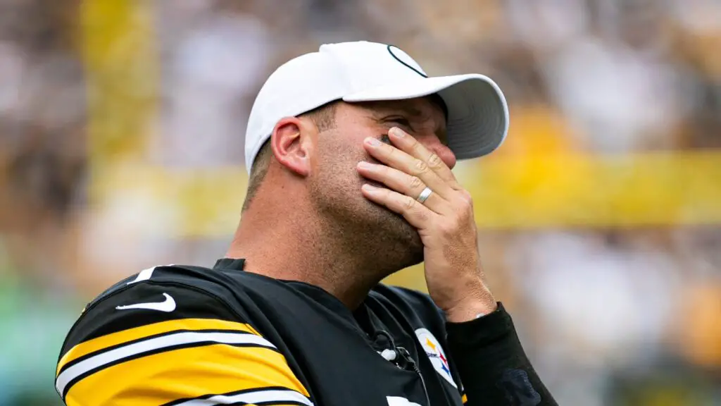 Pittsburgh Steelers quarterback Ben Roethlisberger looks disappointed after suffering an injury