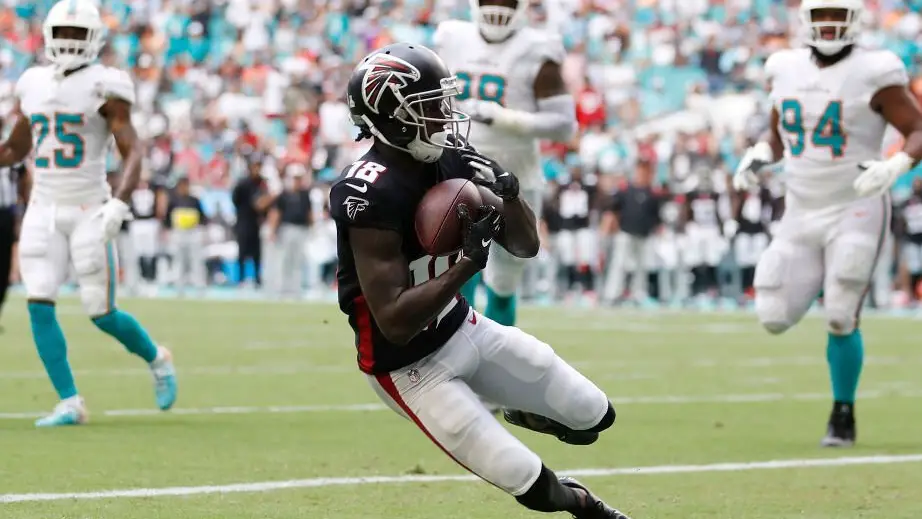 Atlanta Falcons wide receiver Calvin Ridley catches a touchdown against the Miami Dolphins