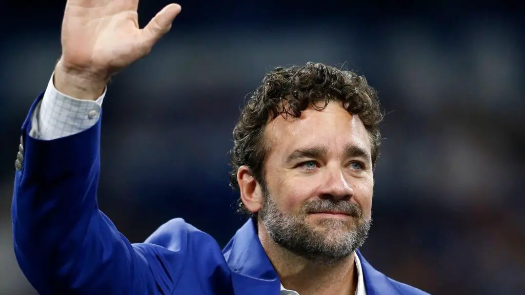 Jeff Saturday is recognized during the Colts game against the Washington Commanders