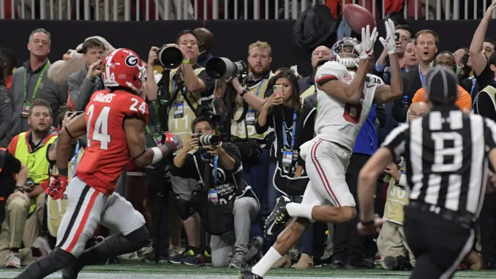 Alabama Crimson Tide wide receiver DeVonta Smith makes the game-winning touchdown catch during the College Football Playoff National Championship Game between the Alabama Crimson Tide and the Georgia Bulldogs