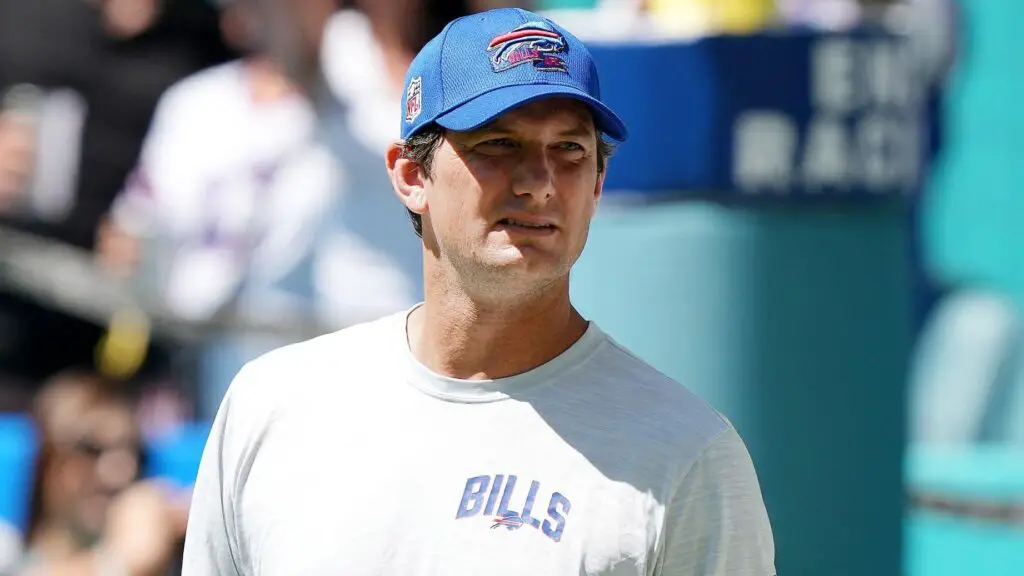 Buffalo Bills offensive coordinator Ken Dorsey looks on during warm-ups before the game between the Bills and the Miami Dolphins