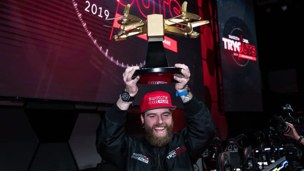 Drone pilot Christopher “Phluxy” Spangler celebrates after winning the Swatch DRL contract 