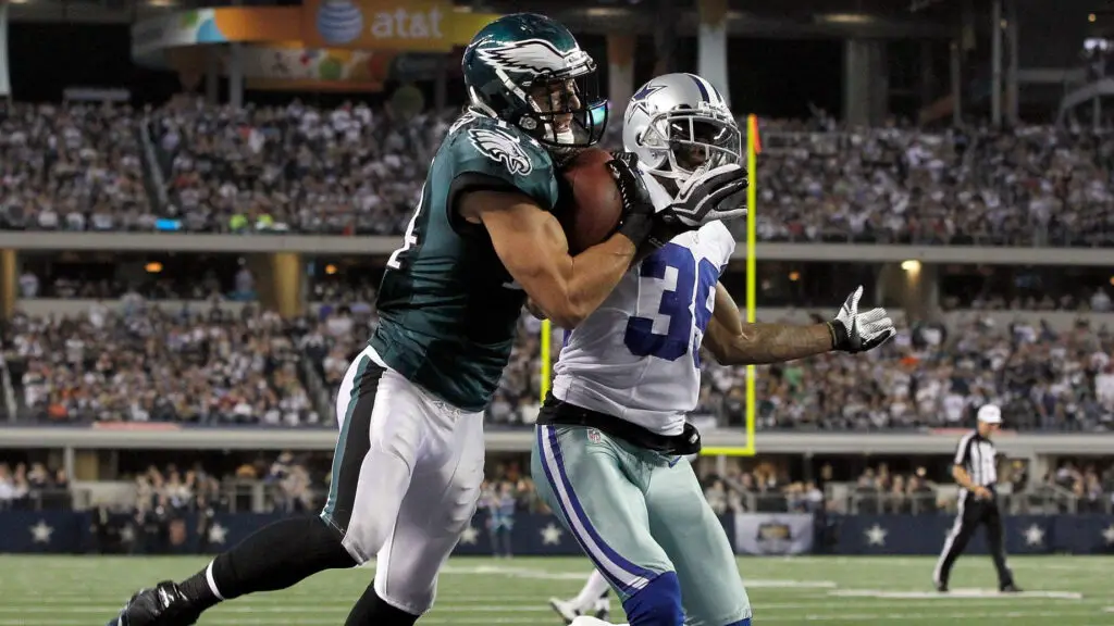 Philadelphia Eagles wide receiver Riley Cooper pulls in a touchdown pass against cornerback Brandon Carr against the Dallas Cowboys