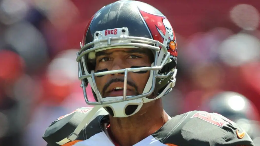 Tampa Bay Buccaneers wide receiver Vincent Jackson warms up prior to their game against the Baltimore Ravens