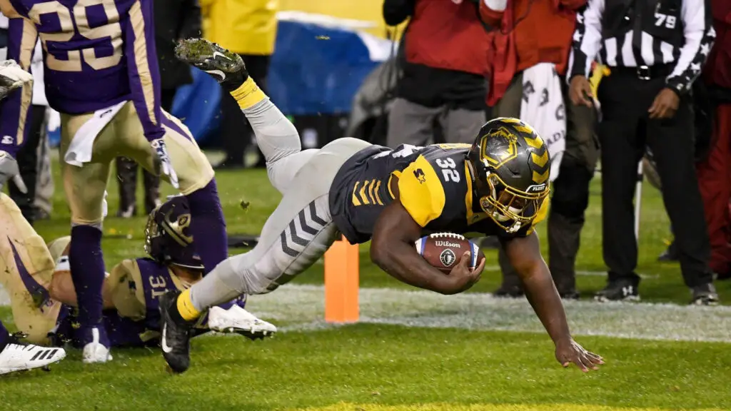 San Diego Fleet running back Ja'Quan Gardner scores a touchdown in the fourth quarter against the Atlanta Legends during the Alliance of American Football game