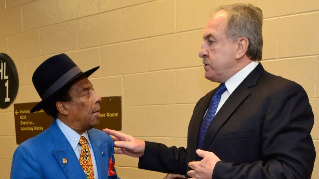 Former Washington Wizards GM Ernie Grunfeld and Sonny Hill talk before the game between the Washington Wizards and the Philadelphia 76ers