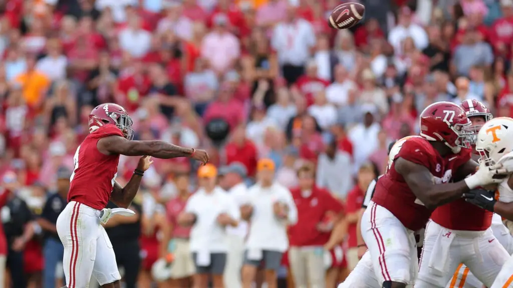 Alabama Crimson Tide quarterback Jalen Milroe throws a pass against the Tennessee Volunteers during the fourth quarter