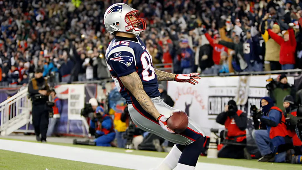 New England Patriots rookie tight end Aaron Hernandez scores a 1-yard touchdown reception in the fourth quarter against the New York Jets
