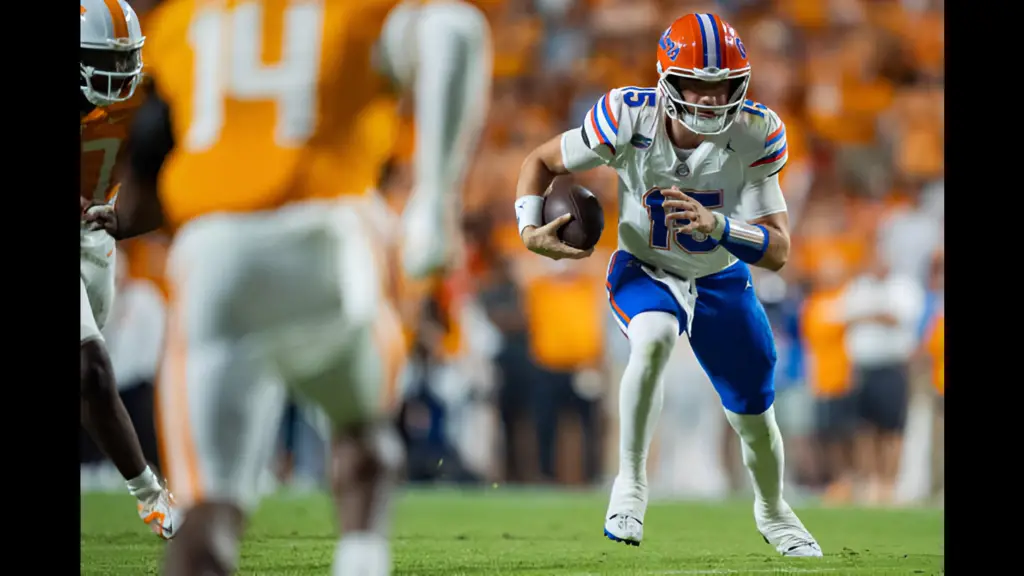 Florida Gators quarterback Graham Mertz plays against the Tennessee Volunteers during their game