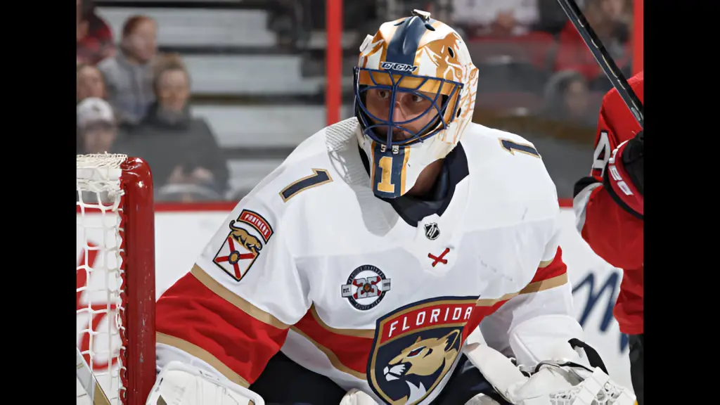 Former Florida Panthers goalie Roberto Luongo tends to the net against the Ottawa Senators